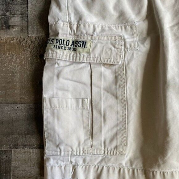 U.S. Polo Assn. 1890 Khaki Cargo Shorts size 36 distressed flawed - Picture 2 of 7